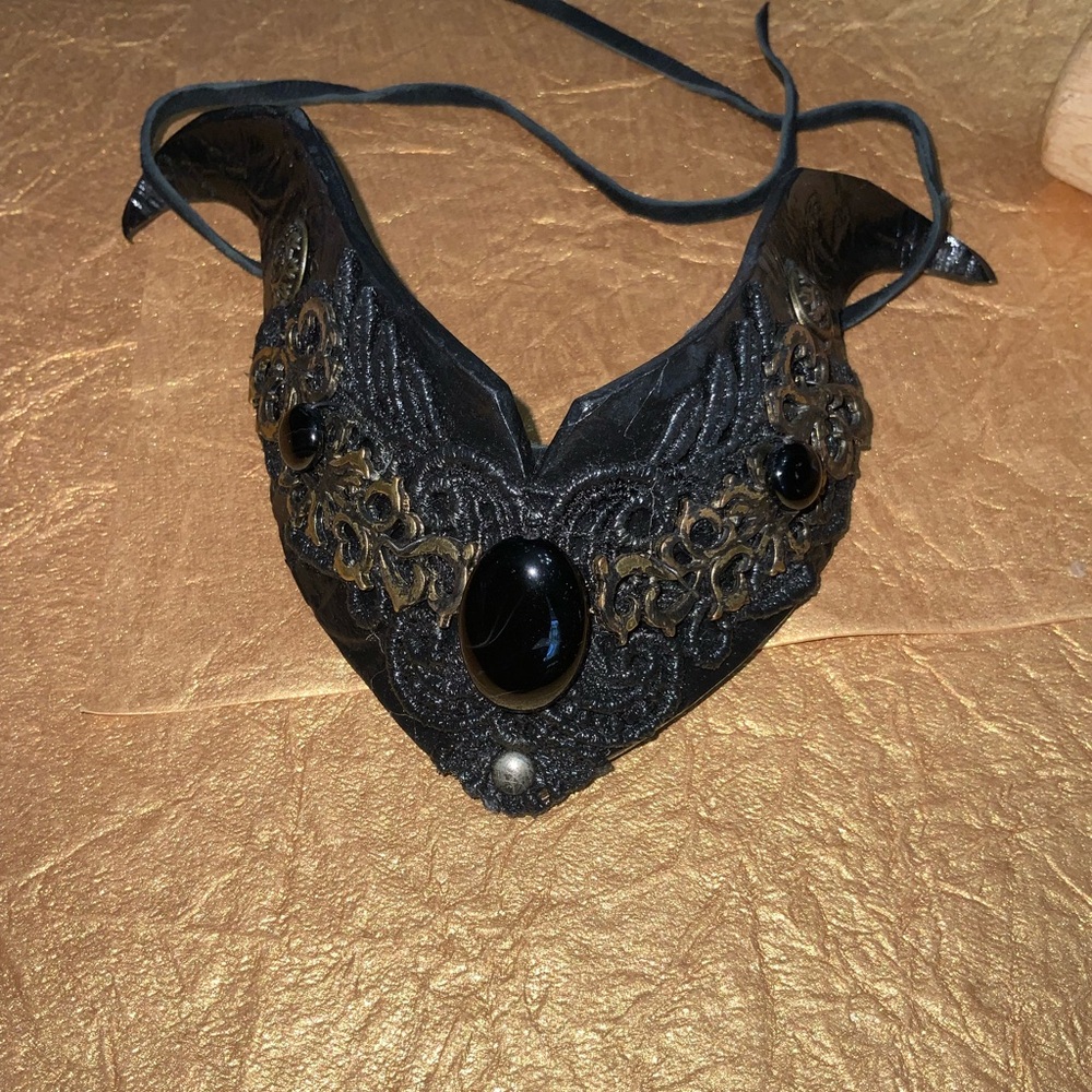 Vintage Black & Gold Embellished Gothic Adjustable Choker - Picture 3 of 15